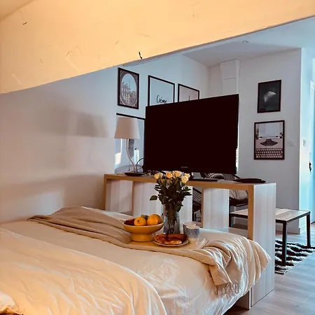 Apartmán Charming Studio, Bright, Central, Quiet