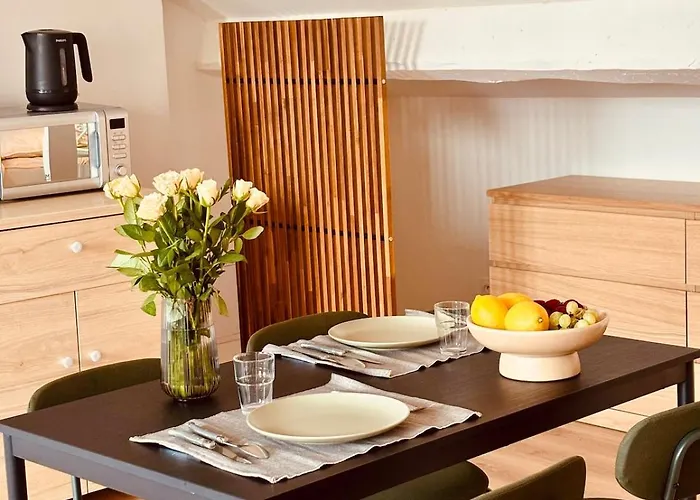 Charming Studio, Bright, Central, Quiet